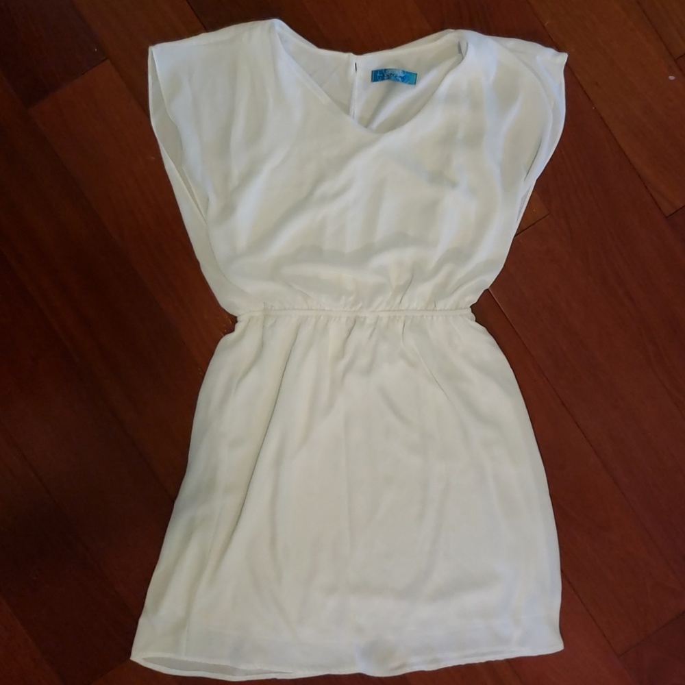 Like New White Dress with cute back